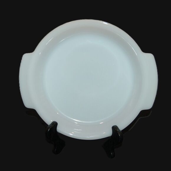 ANCHOR HOCKING FIRE KING SIGNED 9" WHITE #1460 MILK GLASS PIE PLATE 2 HANDLES - Picture 1 of 6